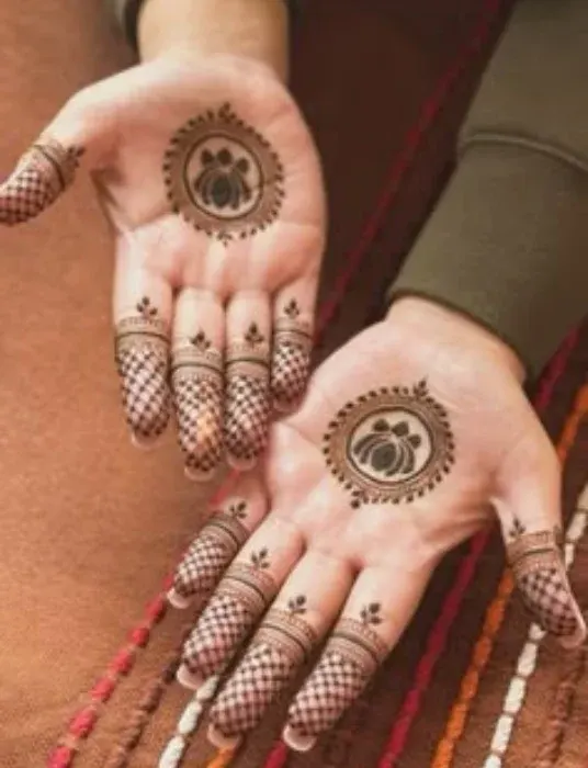 Easy Front Hand Simple Mehndi Design