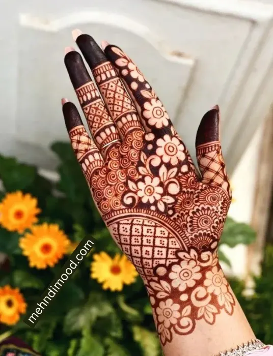 Front Hand Stylish Front Hand Simple Mehndi Design